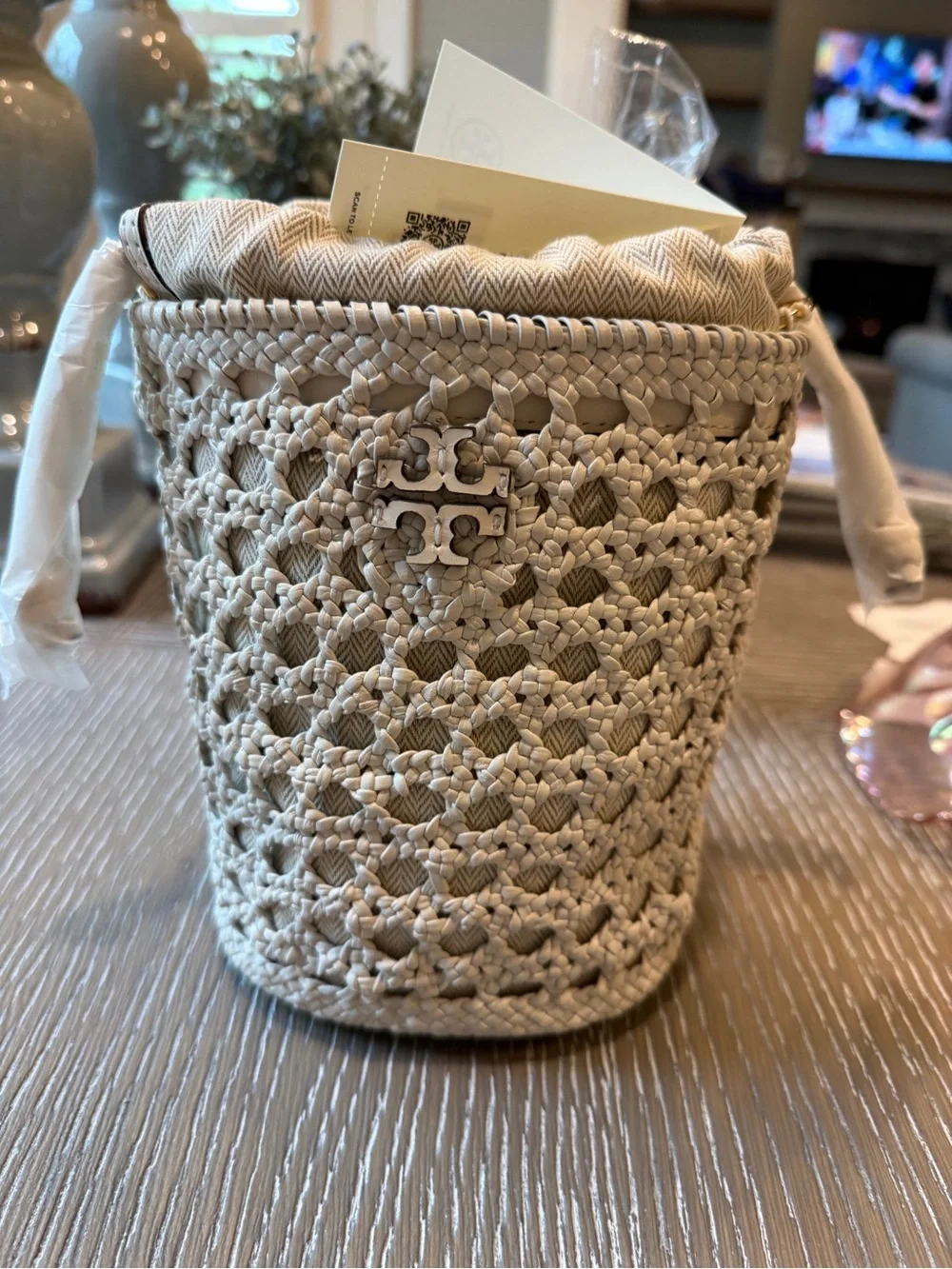 Tory Burch woven bucket bag, honeycomb “new ivory” leather shoulder strap NWT